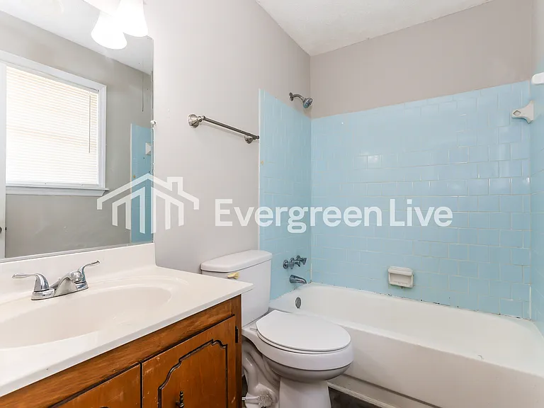 2910 Celeste Dr — Photo 9