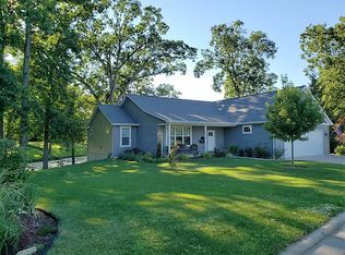 1621 S Lynnwood Dr, Decatur, IL 62521