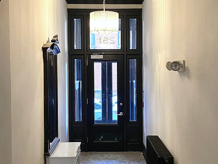 251 10th St #1B — Photo 14