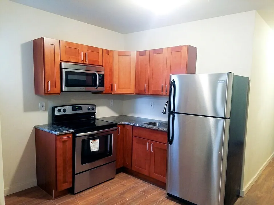 1935 Cecil B Moore Ave #2