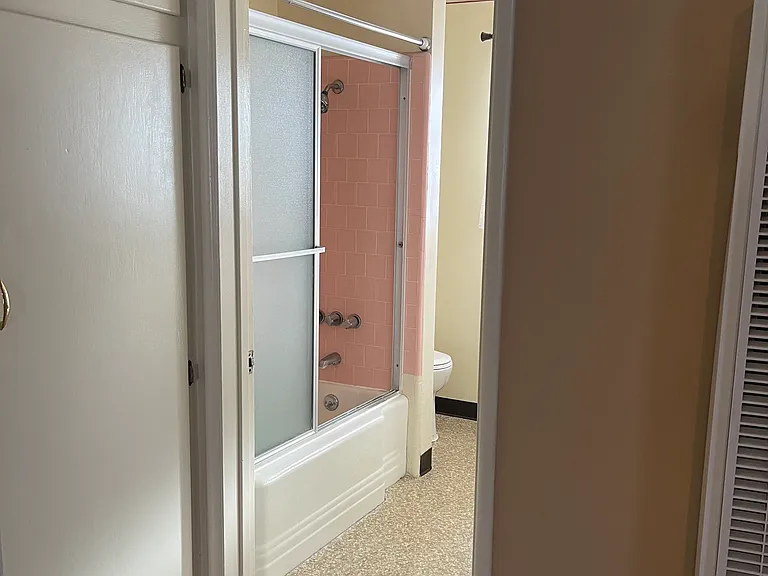 1431 N Allen Ave — Photo 26