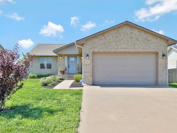609 E Shade St, Andover, KS 67002