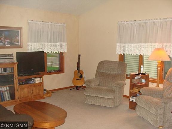 3rd image of 702 1st Ave SE