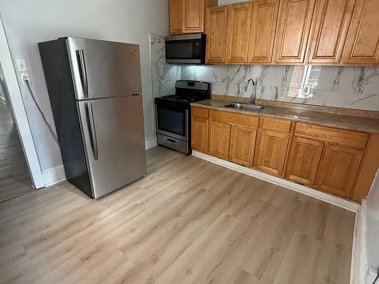 64 W Sharpnack St — Photo 9