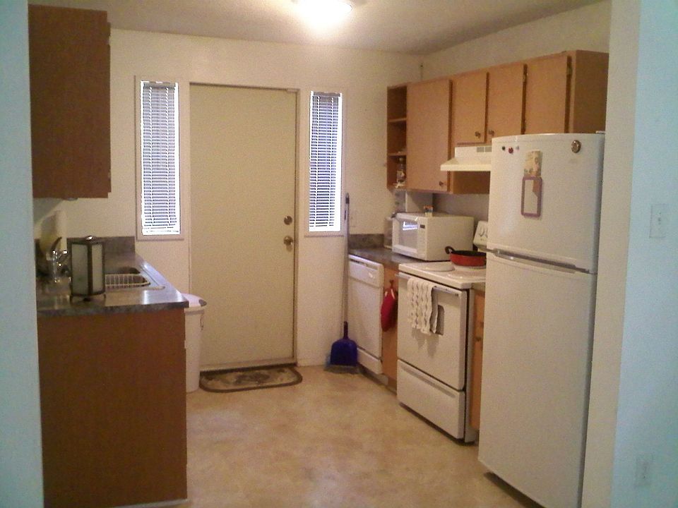 2nd image of 1316 E Lambright St