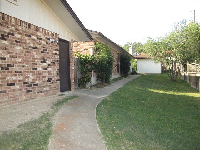 2nd image of 1904 West Ln