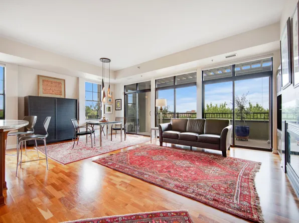 317 Groveland Ave Unit 705, Minneapolis, MN 55403