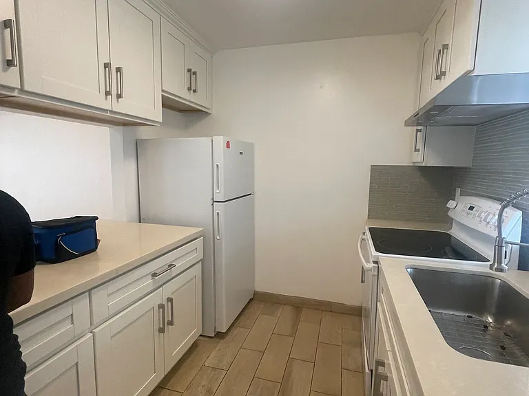 339 Lester Ave #4 — Photo 8