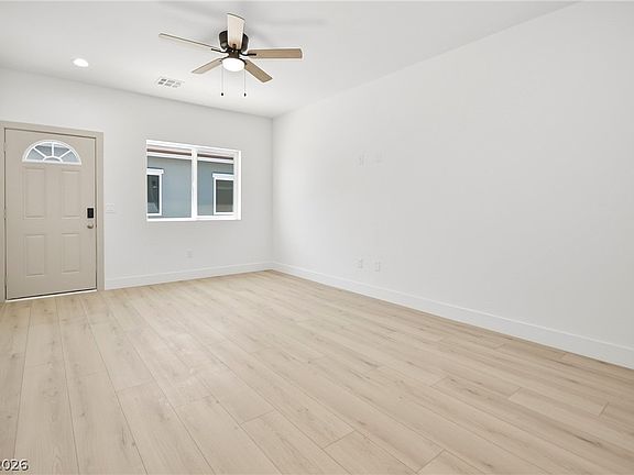 2nd image of 2001 S Dandelion St #2