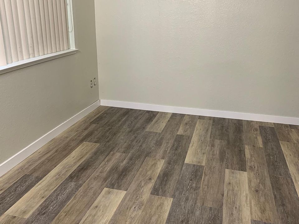 2nd image of 1424 Rocklin Ct