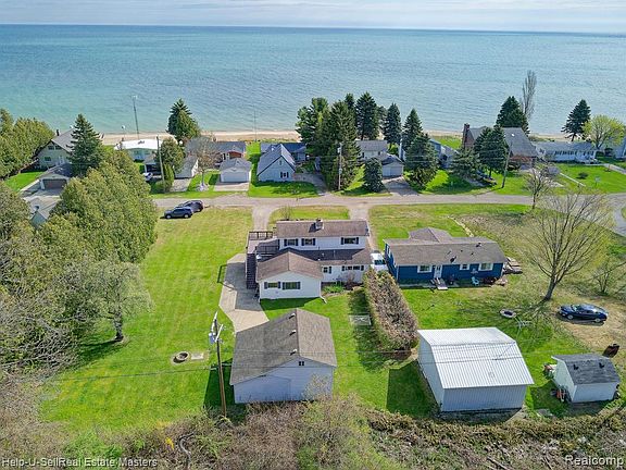 1083 Lakeside Dr, Port Sanilac, Mi 48469 