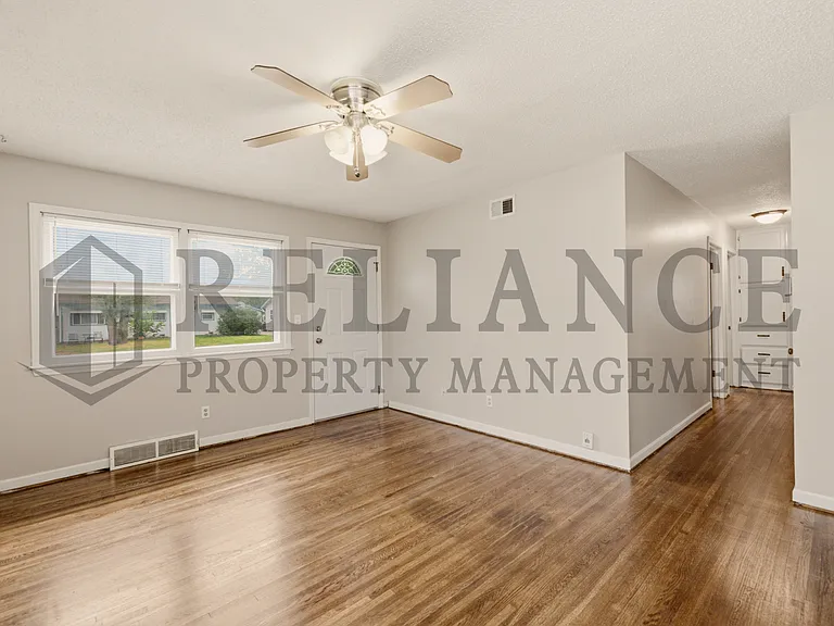 3349 S Vine St — Photo 13