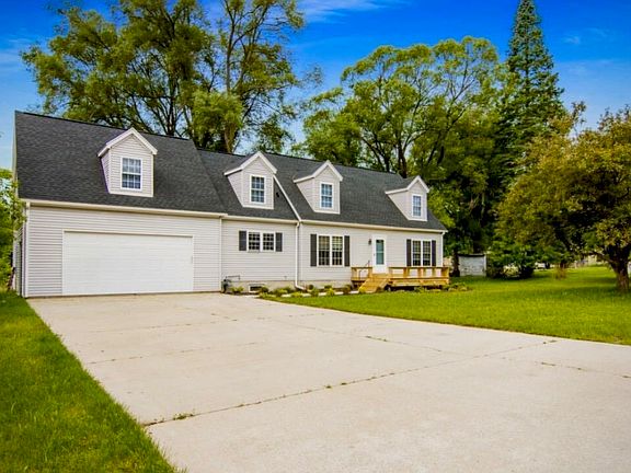 3rd image of 204 E Forrest Home Ave