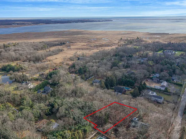 3 Bond Lane, Brookhaven, NY 11719