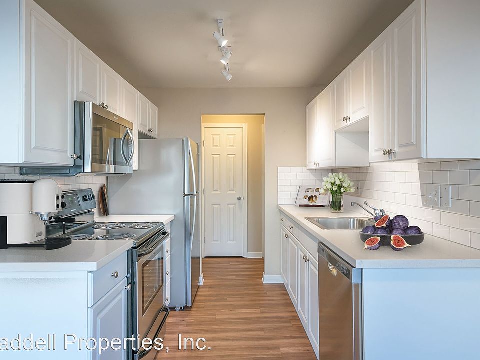 1st image of 10116 NE 68th St #5199262