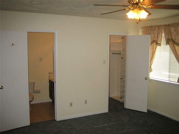 3rd image of 1615 Ashmore Dr