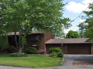 15 Vassar Rd, Newfoundland, NJ 07435