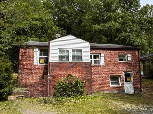 7202 Merriman Rd, Boones Mill, VA 24065