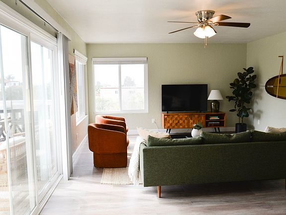 5th image of 223 Avenida Monterey #C
