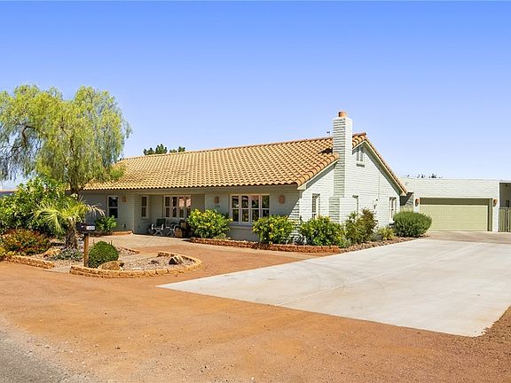 2nd image of 1600 Tumbleweed Dr