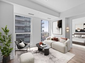 327 King St W
