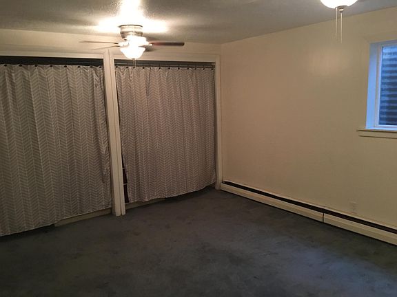 Large Bedroom - double closet