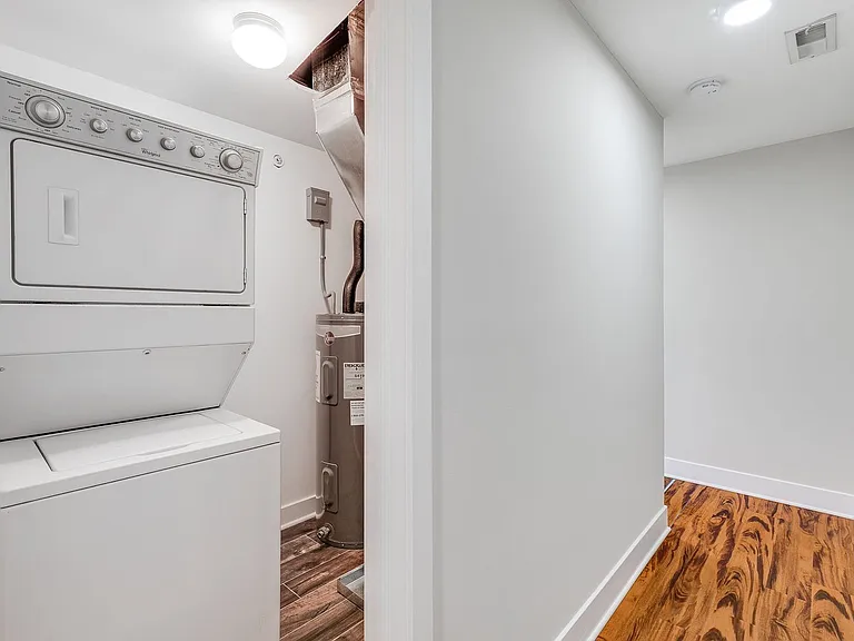 549 Armstrong St #201 — Photo 14