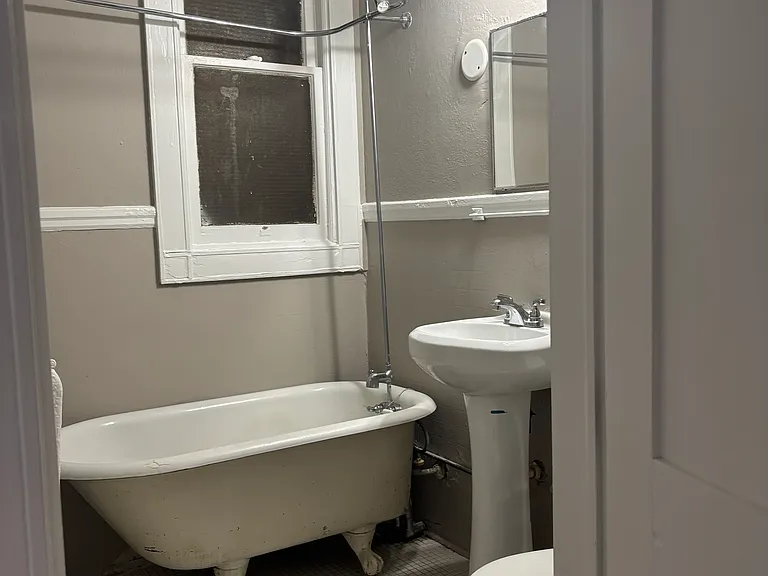 2317 Hennepin Ave #3 — Photo 9