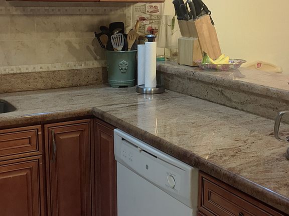3rd image of 58 Canterbury Ln