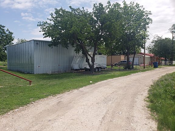 4th image of 102 J Castanuela Ln