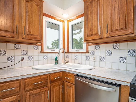 5th image of 6335 Carol Dr