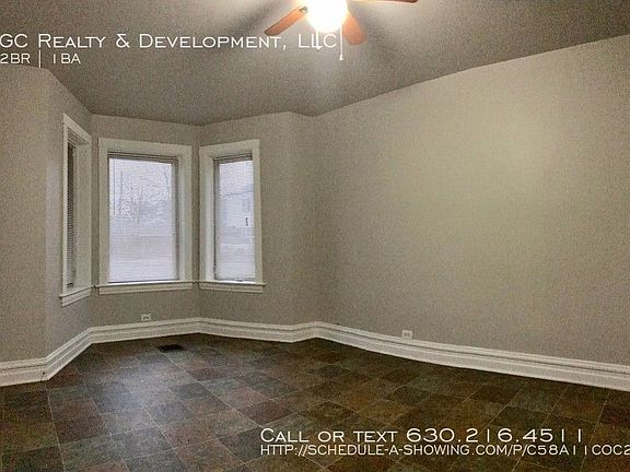 3rd image of 9642 S Escanaba Ave #1