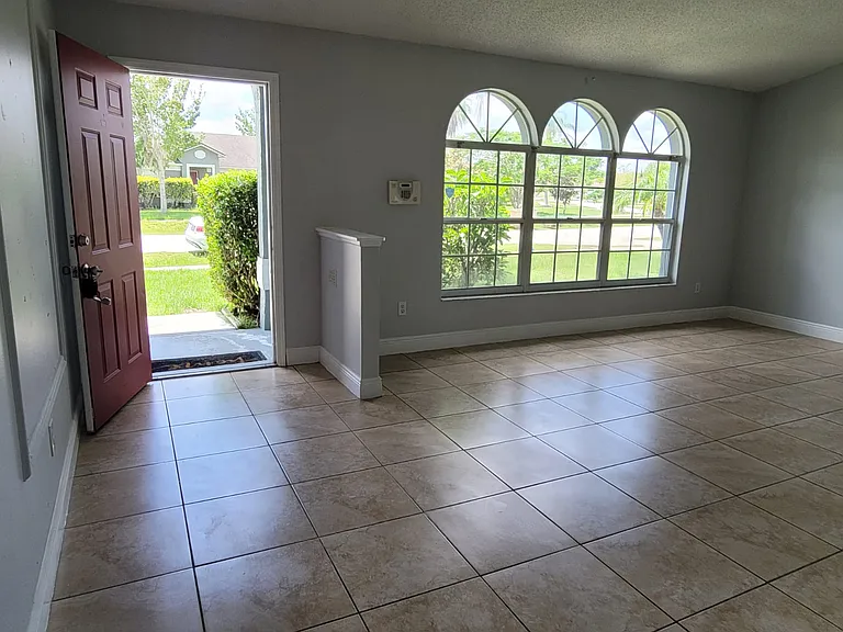 503 Pine Bark Ct — Photo 8