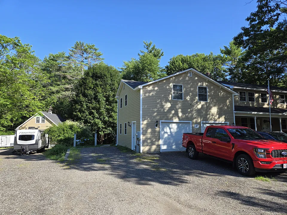 Davis Rd