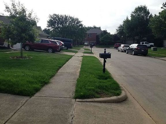 Exterior Neighborhood (street photo)
