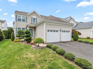 11 Inverness Dr, Manalapan, NJ 07726