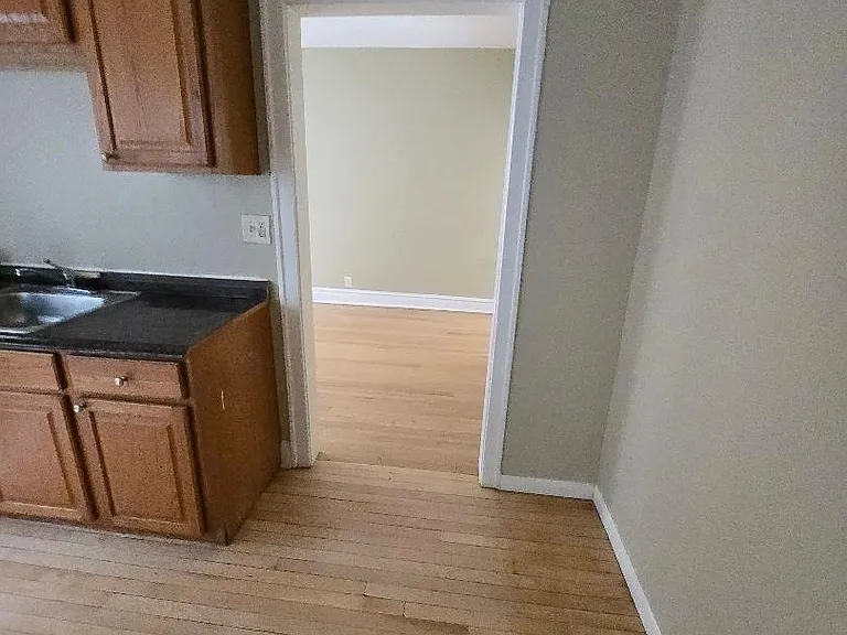 2049 W Jarvis Ave #5 — Photo 4