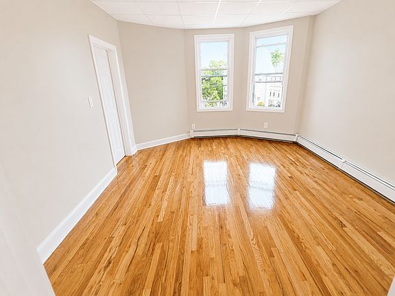 4th image of 29 Baldwin Ave #202
