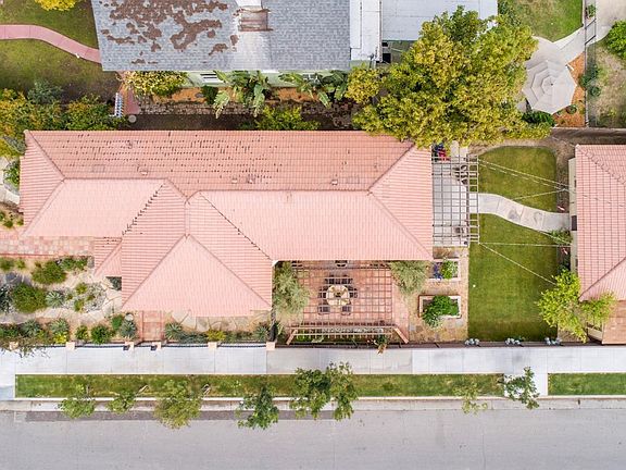 5th image of 906 Oleander Ave