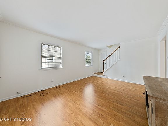 4th image of 325 Nordica Ave