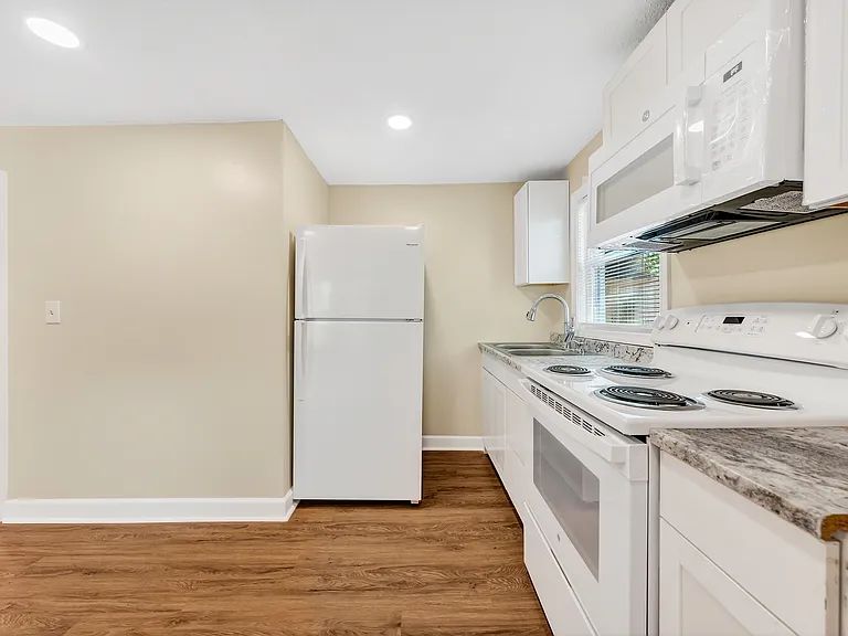 2820 Beacon Ave #B — Photo 7