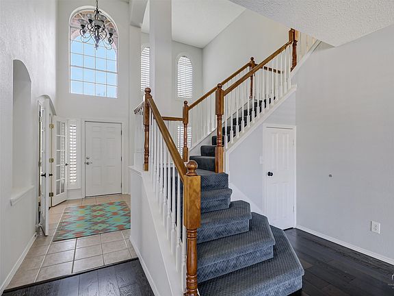 5th image of 443 Saint Andrews Dr