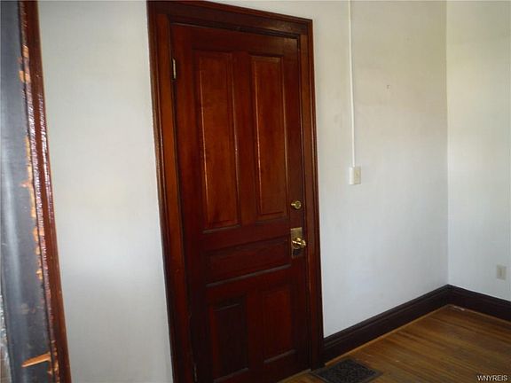 5th image of 47 Ludington St