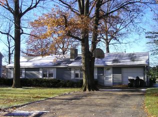 33 Washburn Rd, Pompton Plains, NJ 07444
