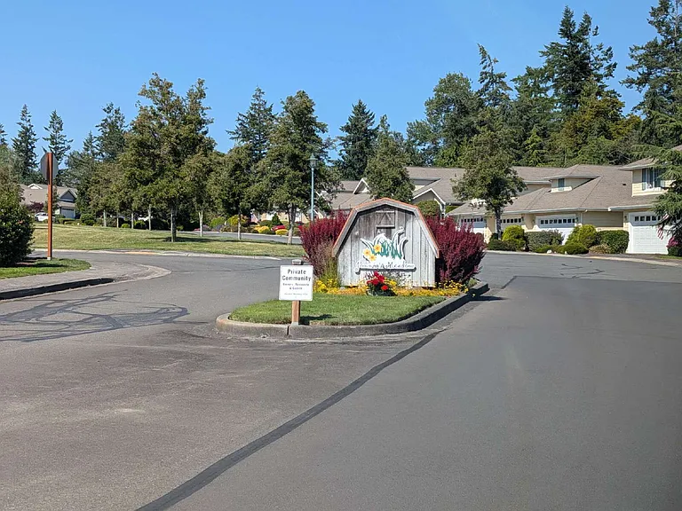 41 W Lobelia Dr — Photo 32