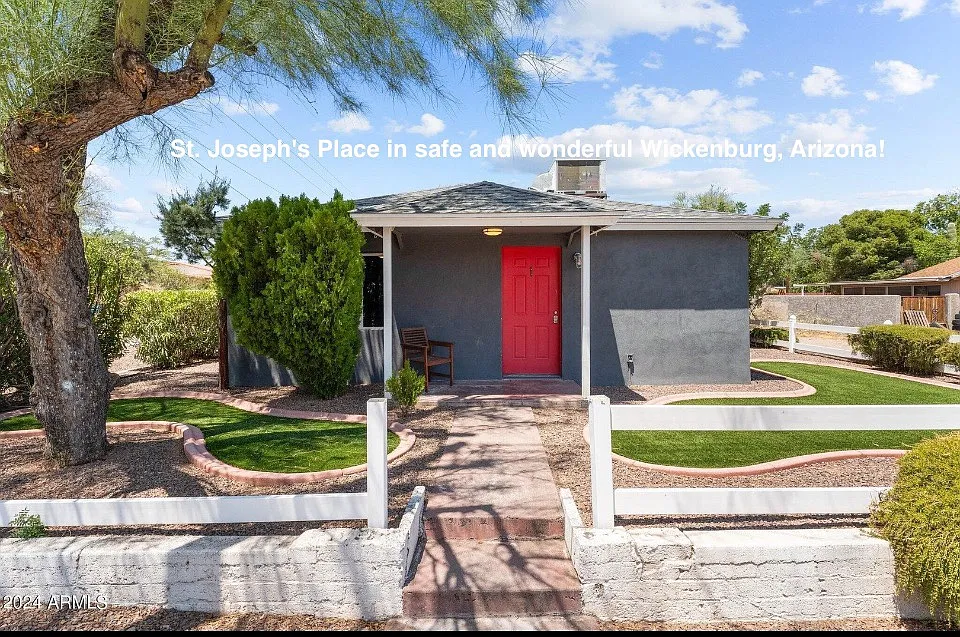496 W Mohave St — Photo 1