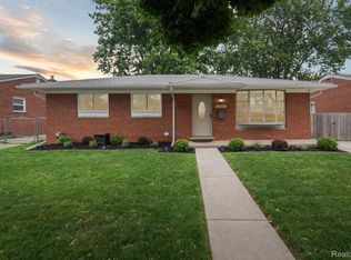 27260 Norma Dr, Warren, MI