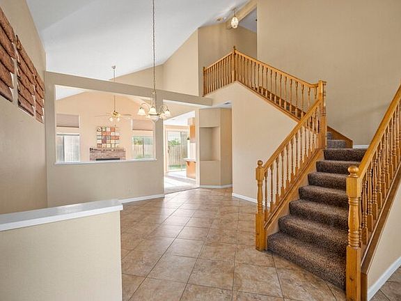 4th image of 516 Carrigane Way