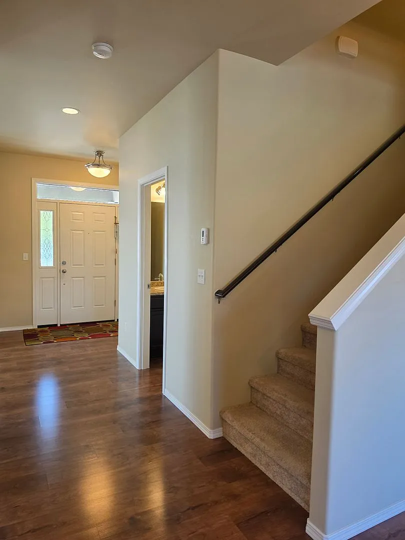 4 Bedroom Home in Liberty Hills! — Photo 3