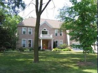 203 North Pkwy, Prospect Heights, IL 60070